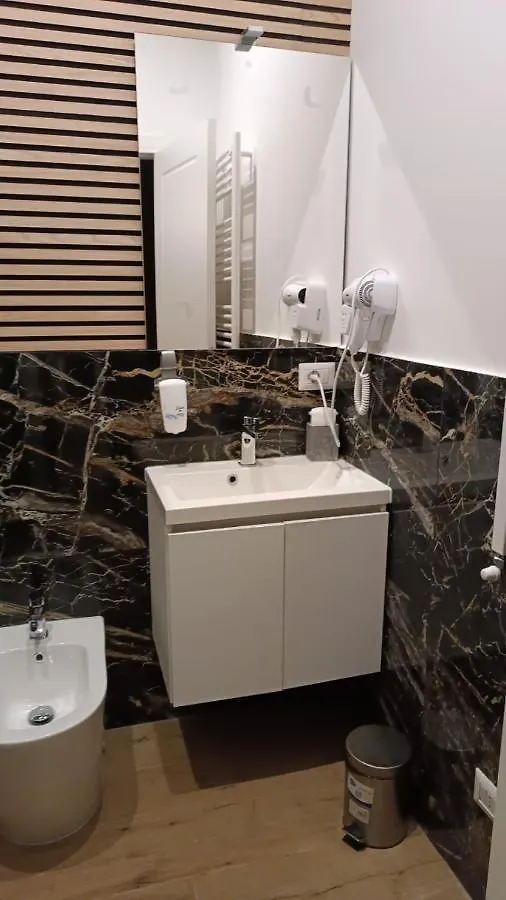 Apartment M97&Rooms 97 Macchi Milan